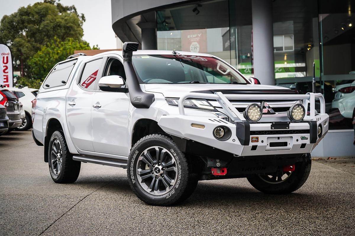 Mitsubishi Triton image 1