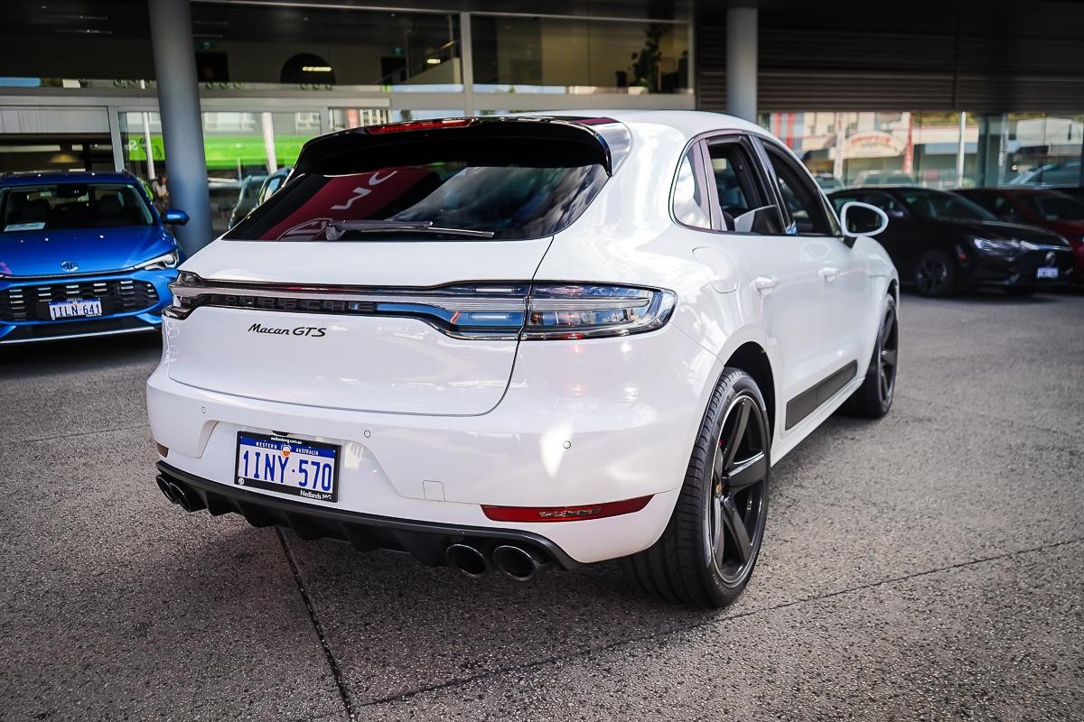 Porsche Macan image 3