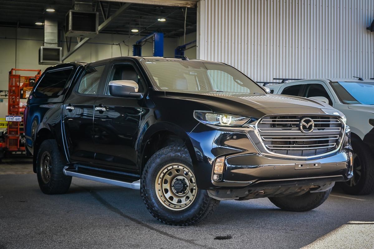 Mazda Bt-50 image 1
