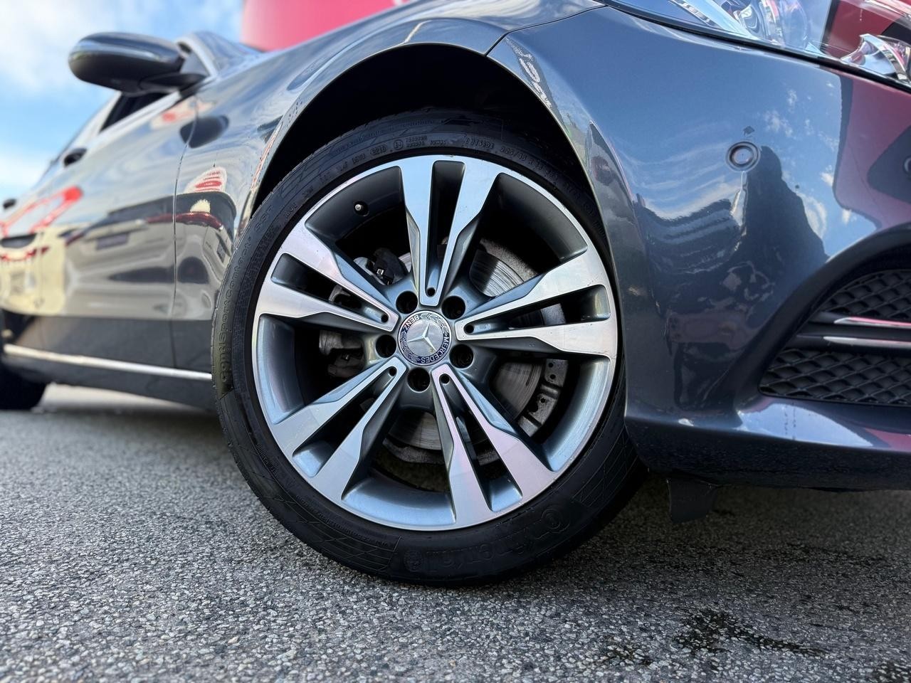 Mercedes Benz C-class image 2
