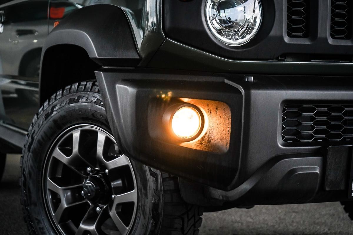 Suzuki Jimny image 2