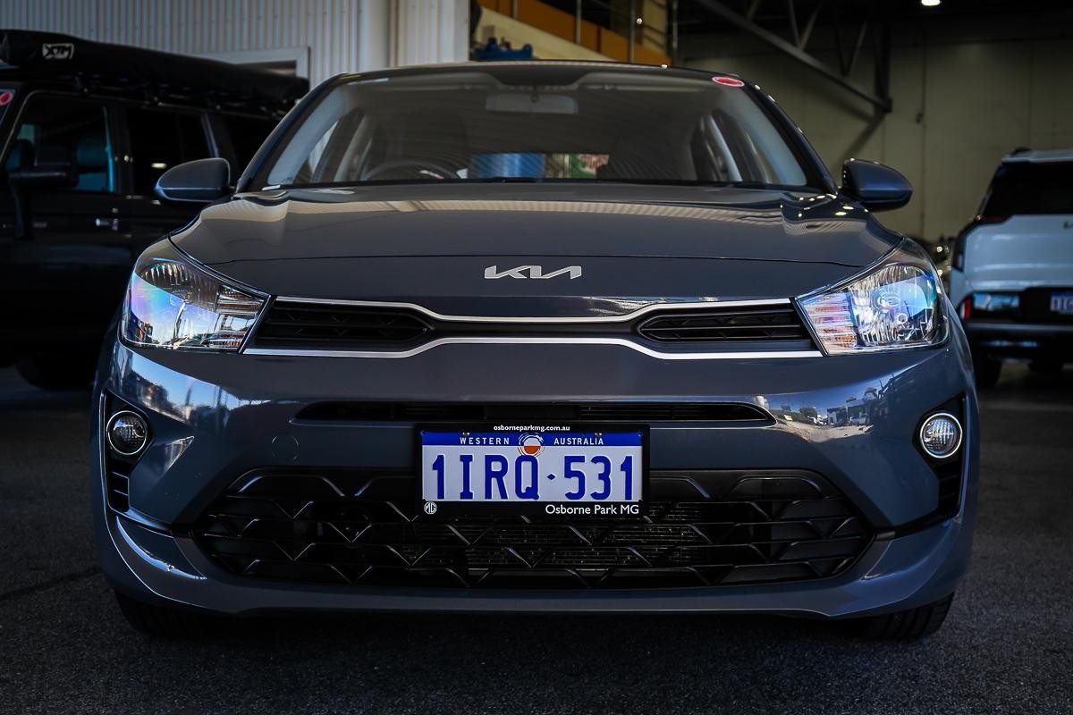 Kia Rio image 3