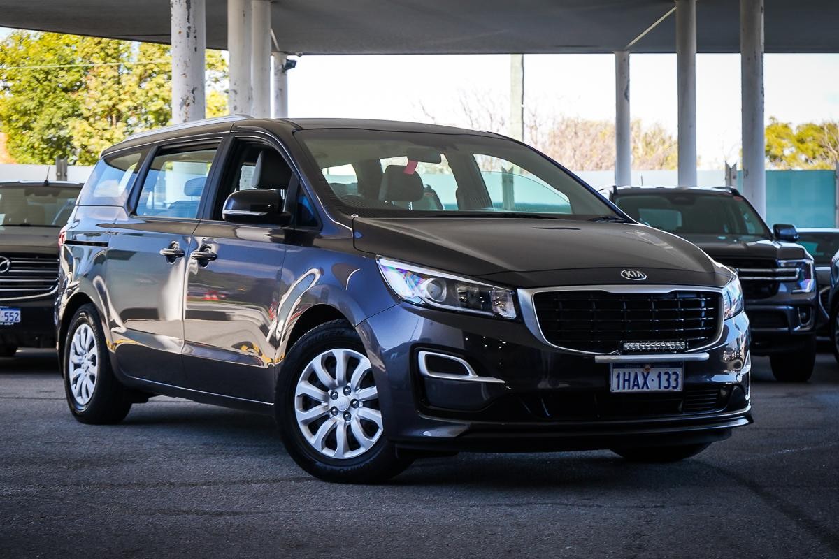 Kia Carnival image 1