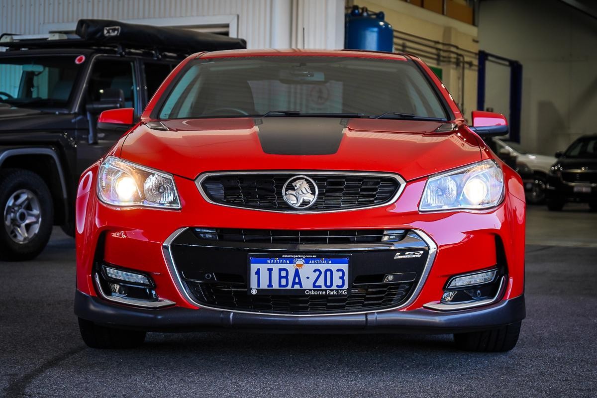 Holden Commodore image 3