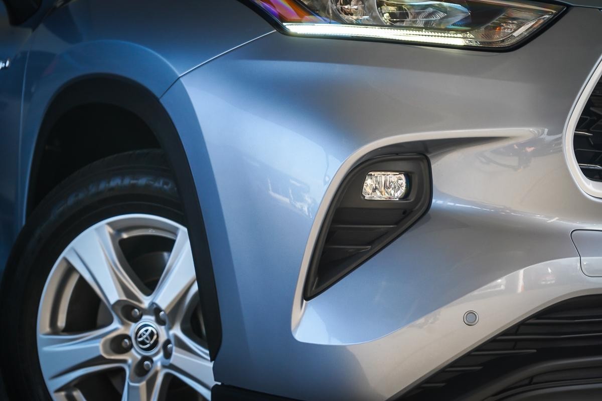Toyota Kluger image 2
