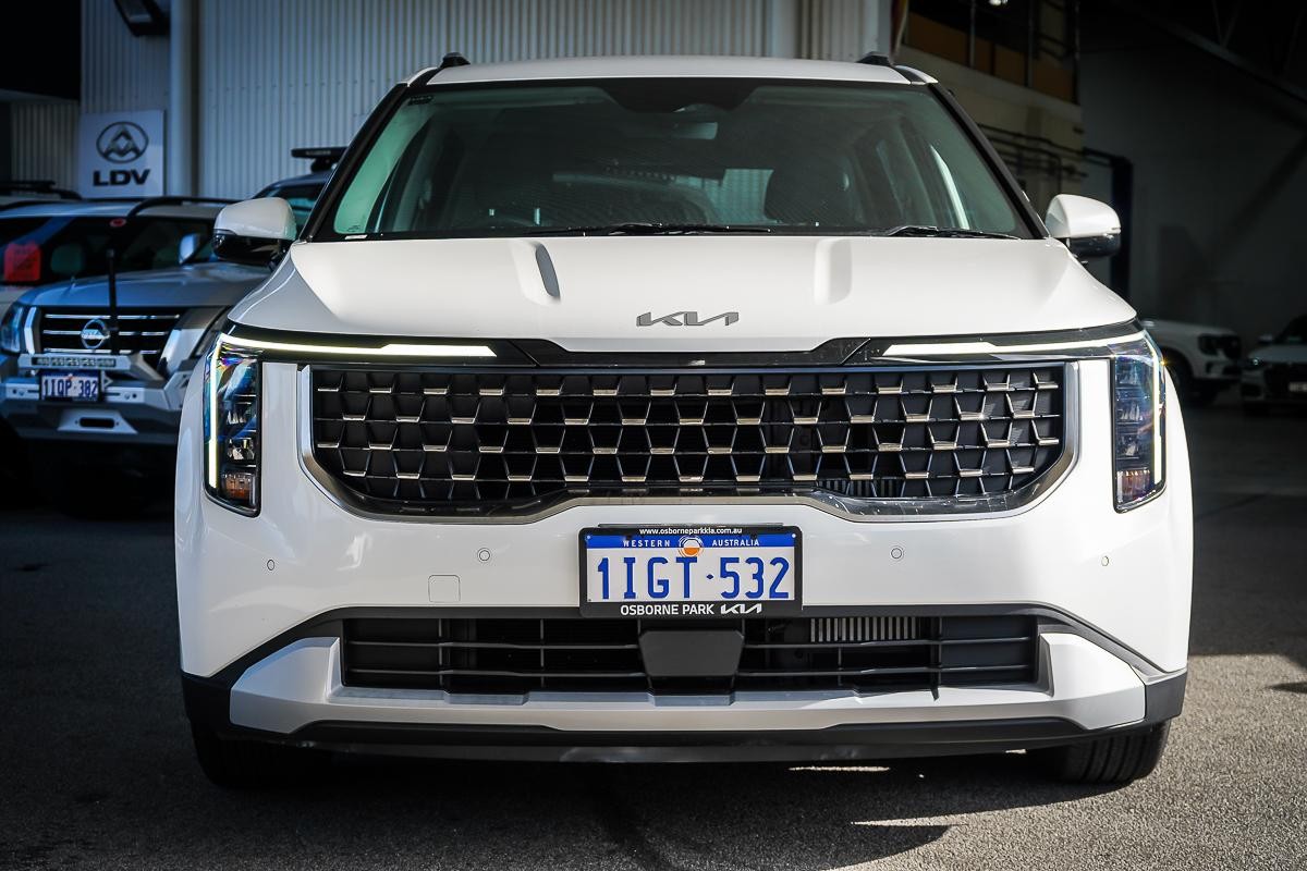 Kia Carnival image 3
