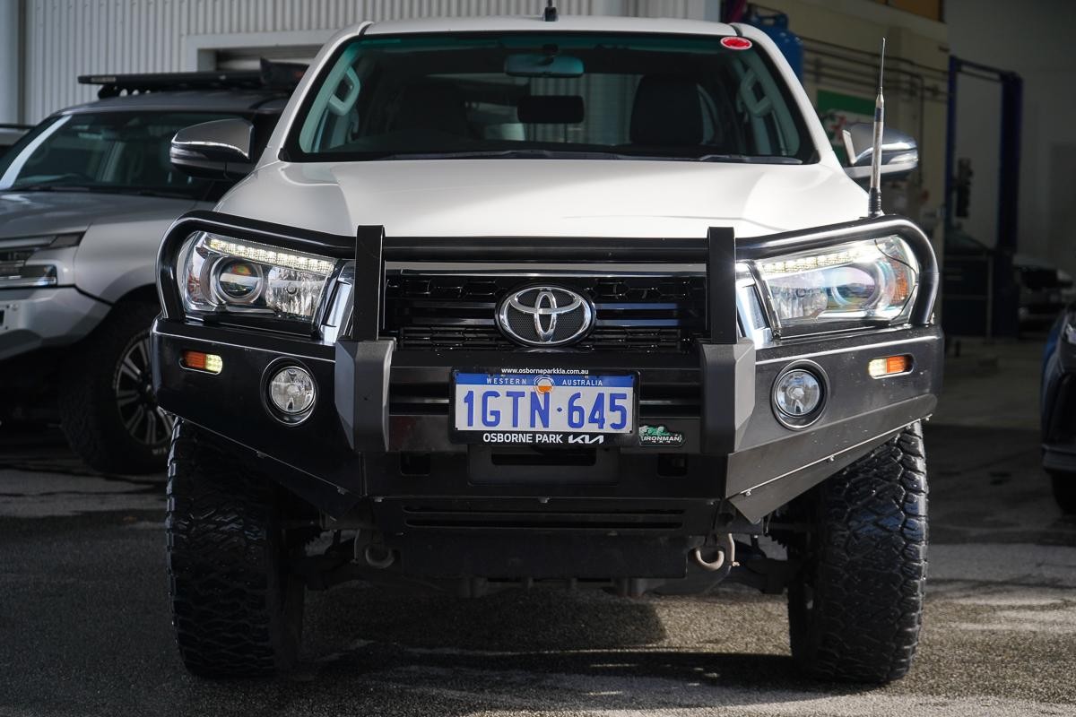 Toyota Hilux image 3