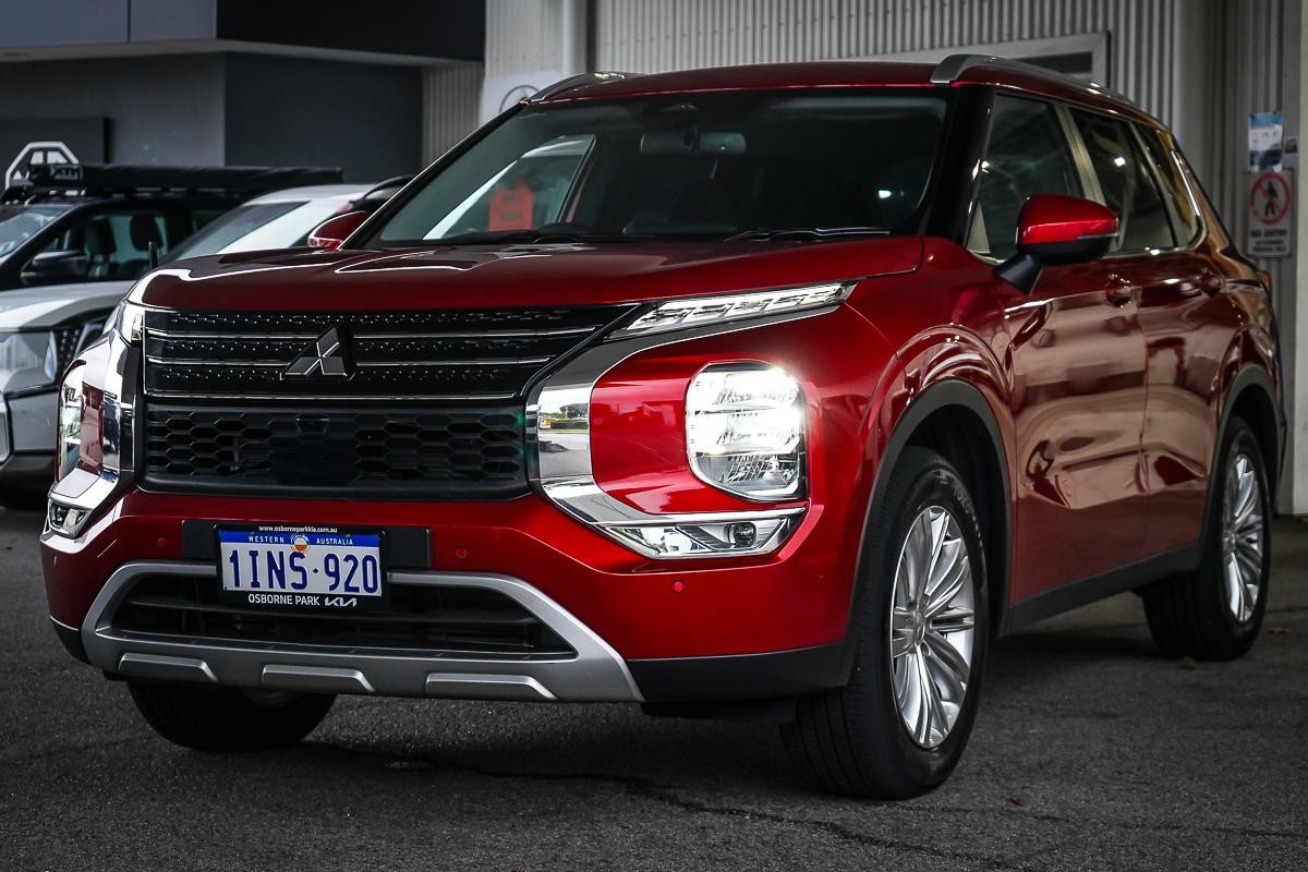 Mitsubishi Outlander image 4