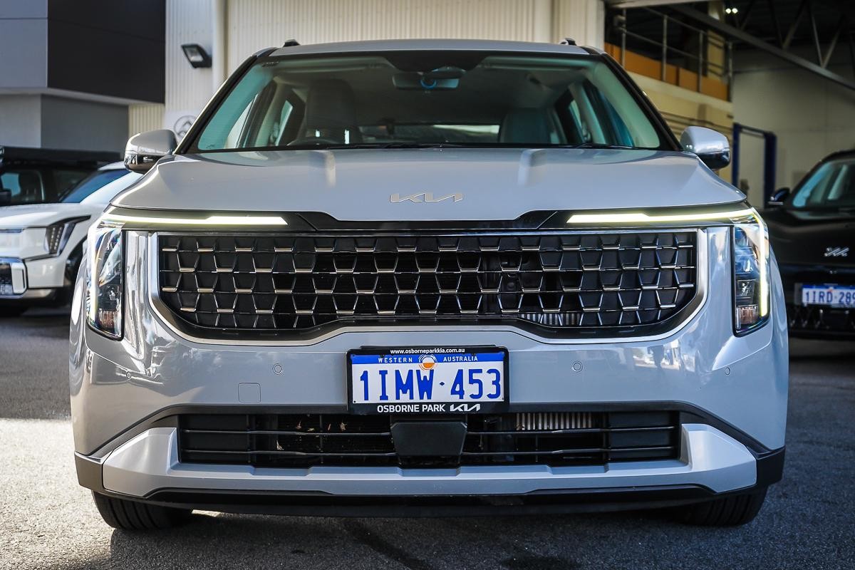 Kia Carnival image 3