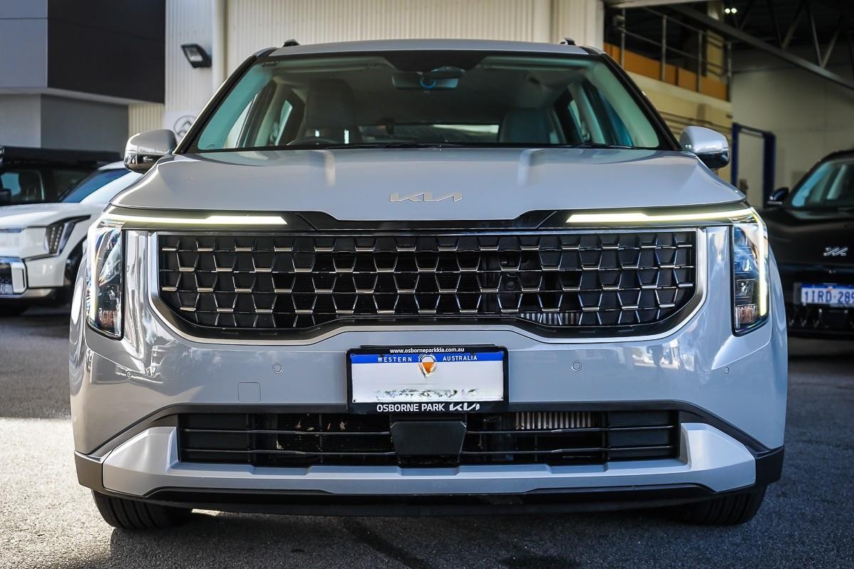 Kia Carnival image 3