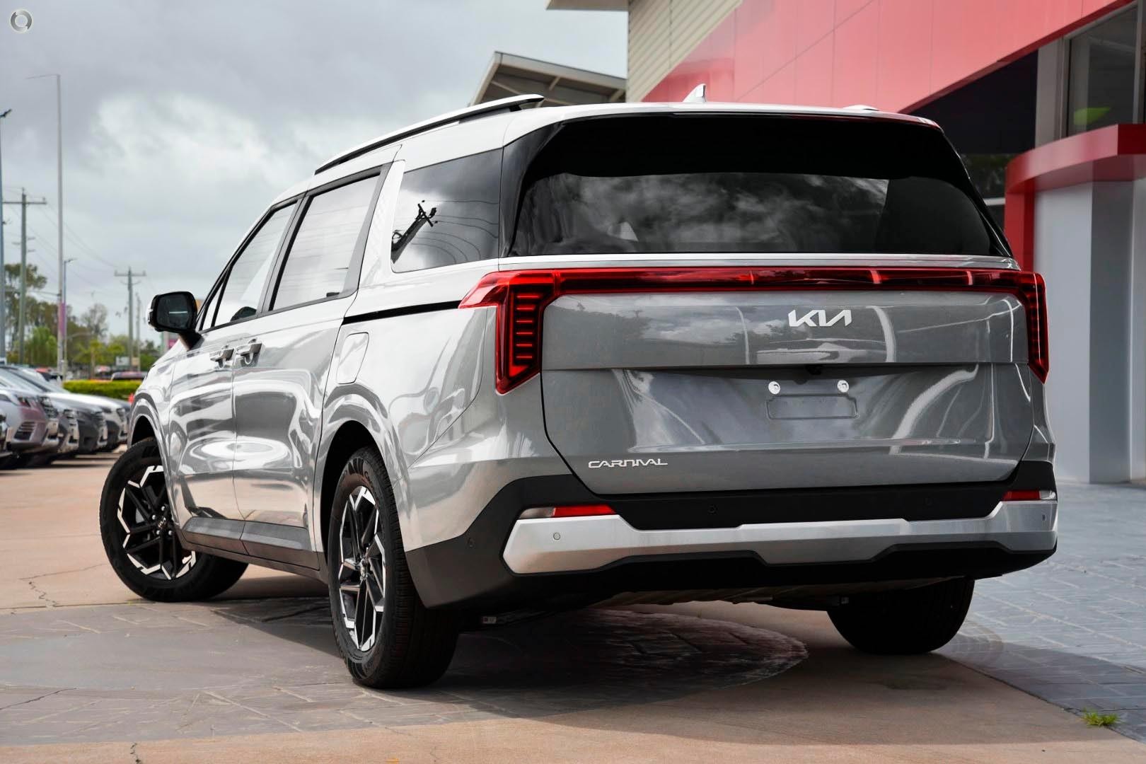Kia Carnival image 4