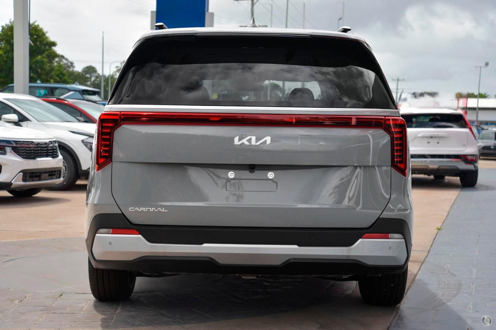 Kia Carnival image 3