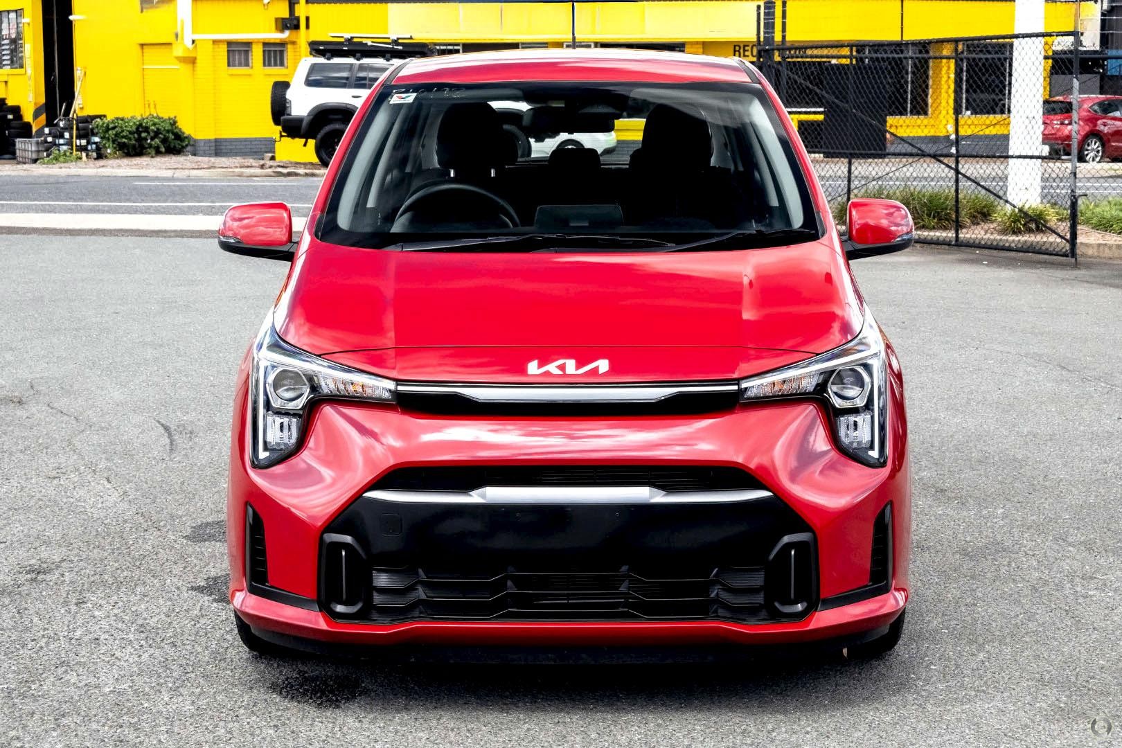 Kia Picanto image 2