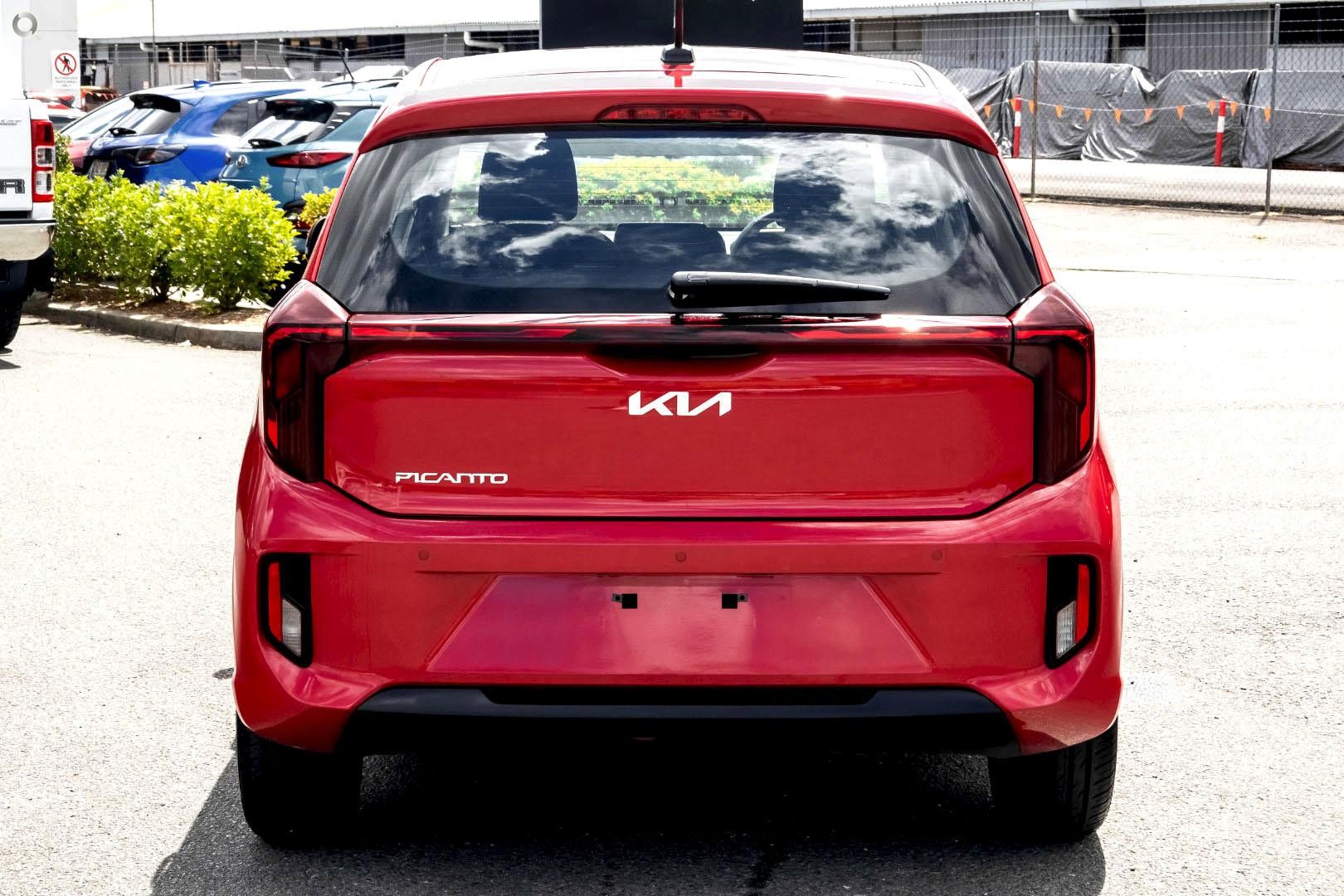 Kia Picanto image 3