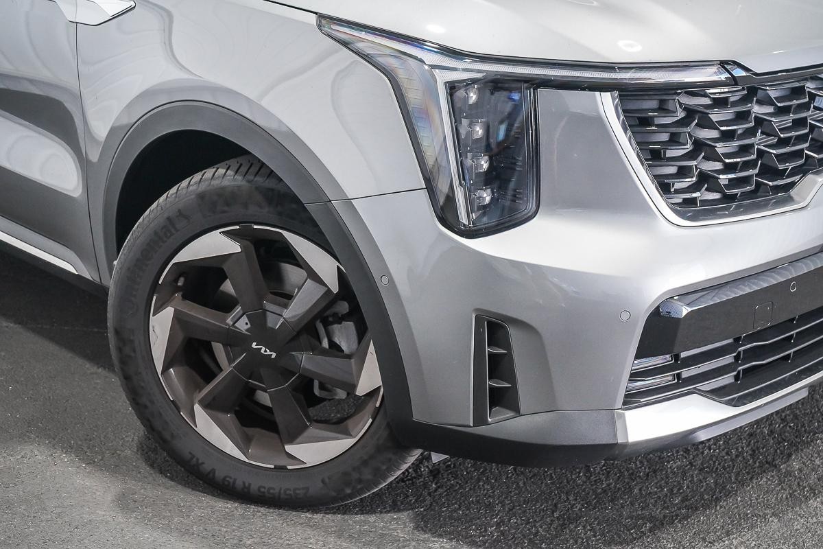 Kia Sorento image 2