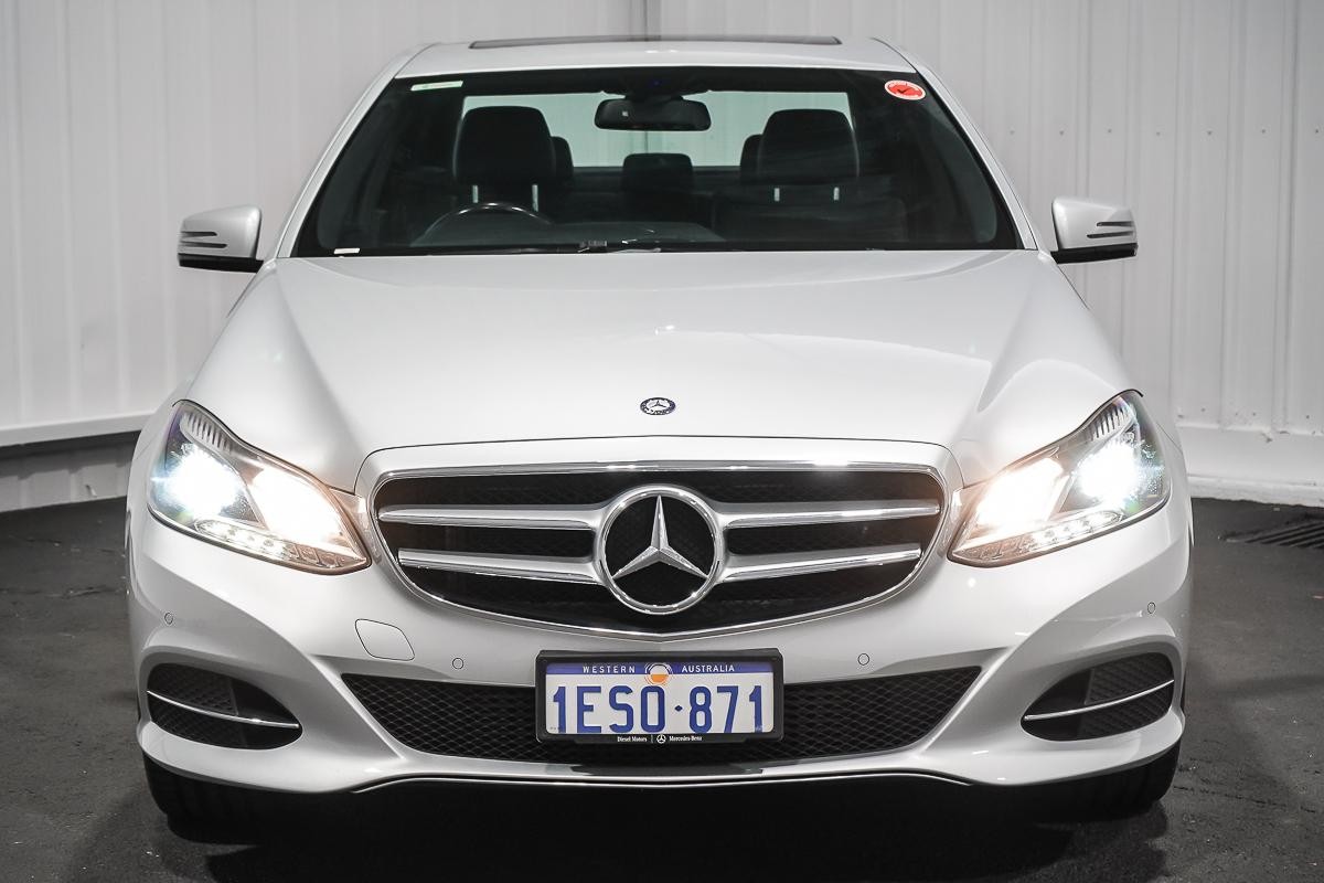 Mercedes Benz E-class image 3