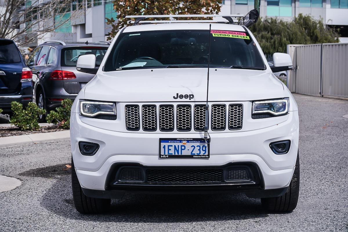 Jeep Grand Cherokee image 3