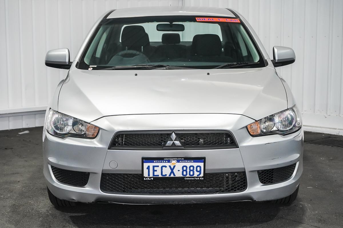 Mitsubishi Lancer image 3