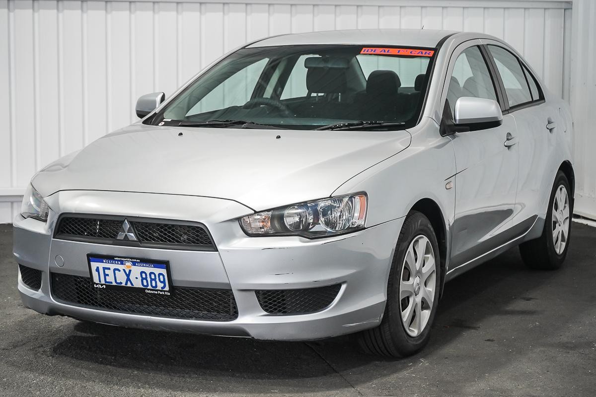 Mitsubishi Lancer image 4