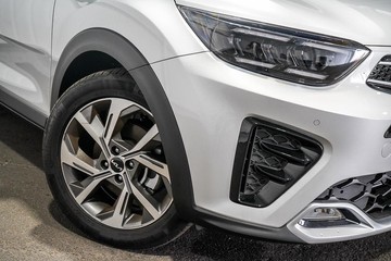 https://dvg-vehicle-assets.s3.amazonaws.com/1104253/858p700z9q778tskrpze4kndq.jpg
