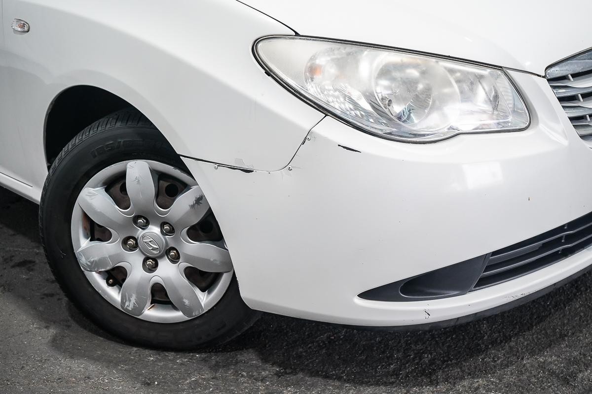 Hyundai Elantra image 2