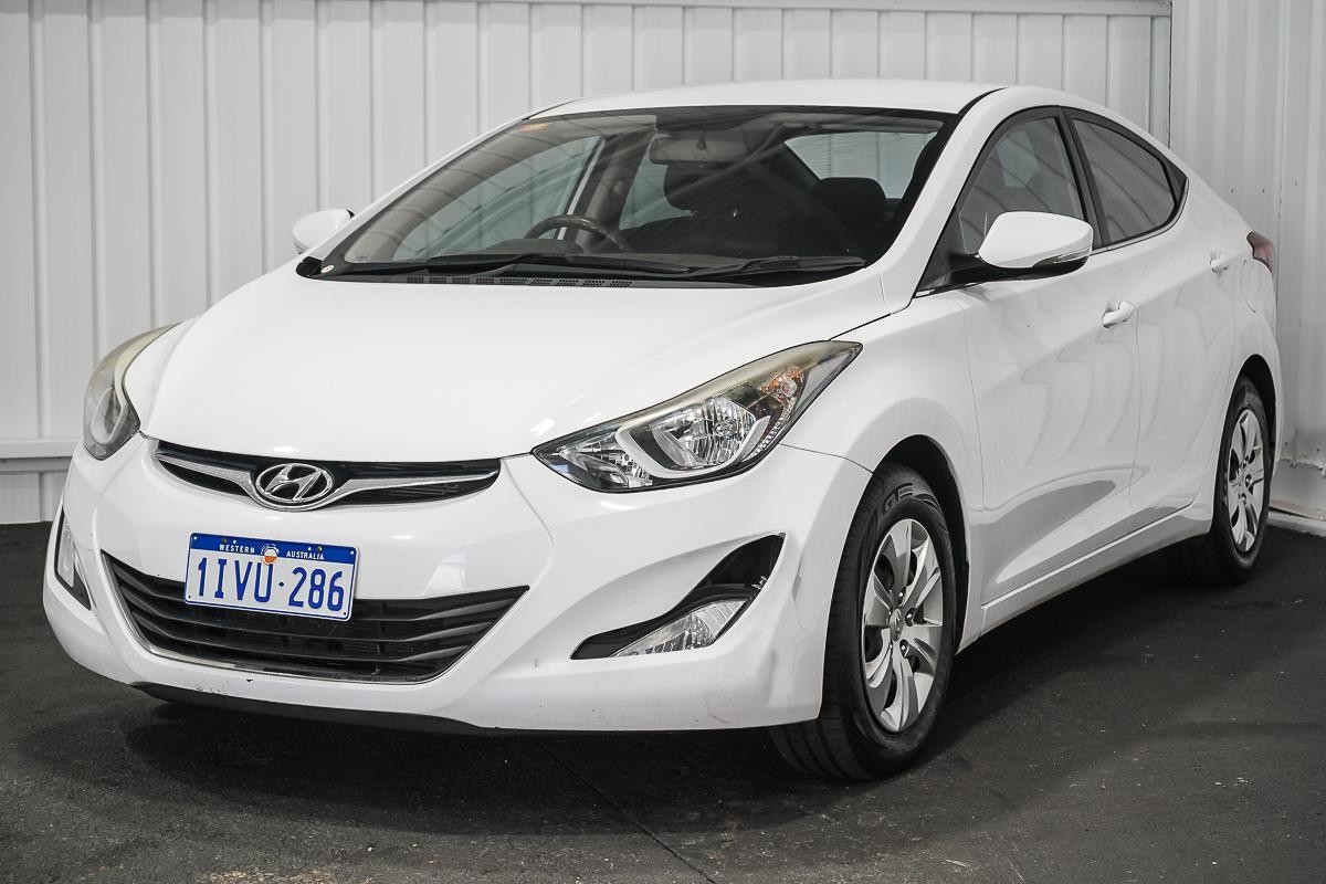 Hyundai Elantra image 4