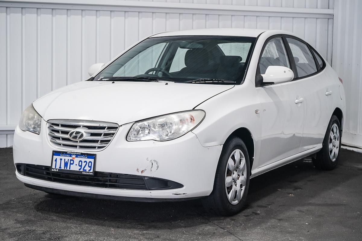 Hyundai Elantra image 4