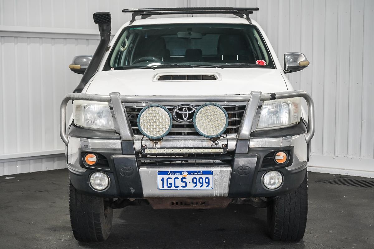 Toyota Hilux image 3