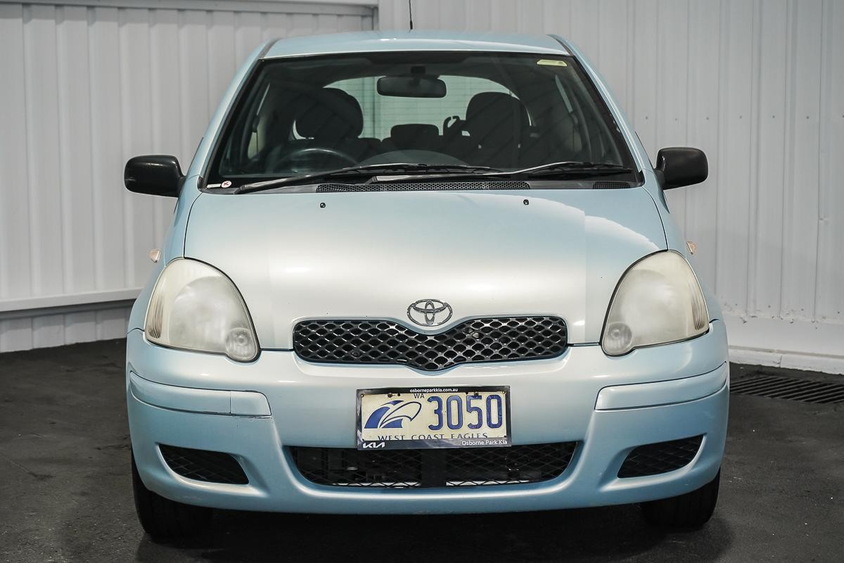 Toyota Echo image 3