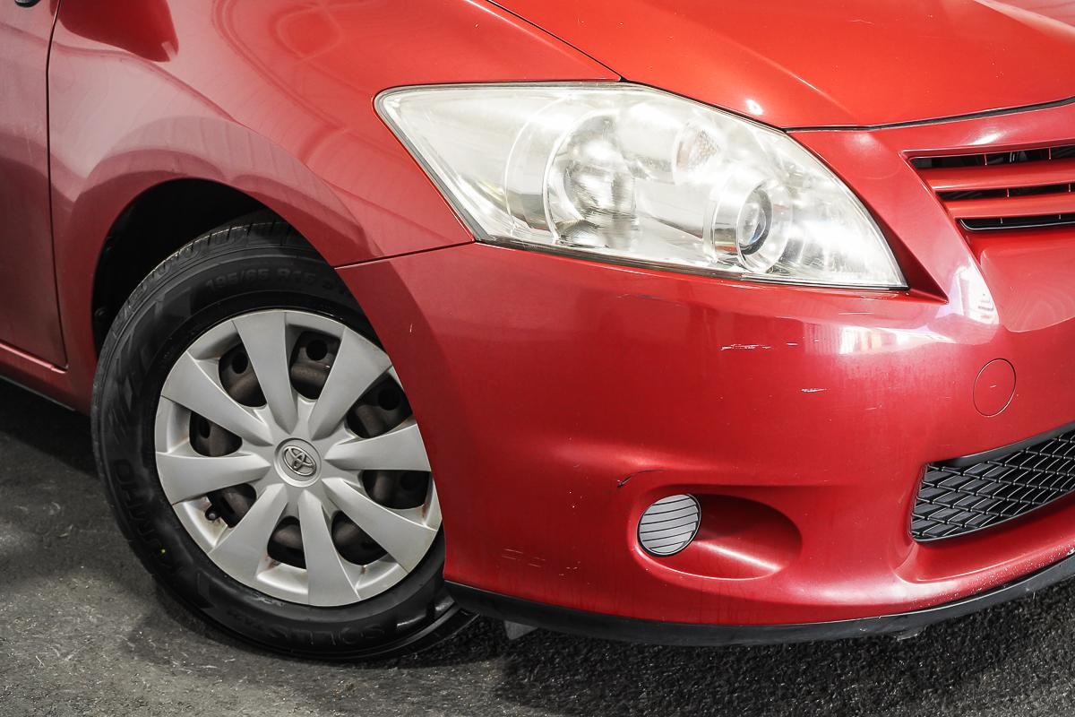 Toyota Corolla image 2