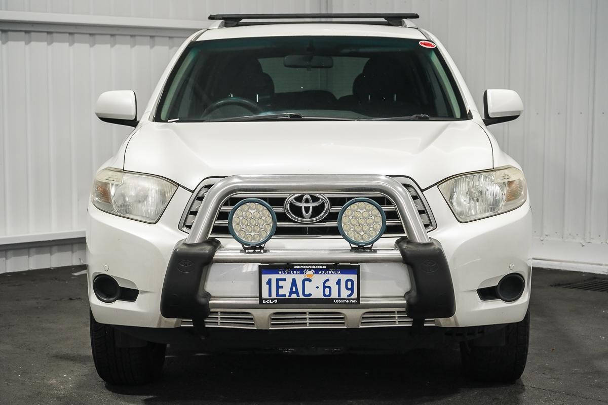 Toyota Kluger image 3