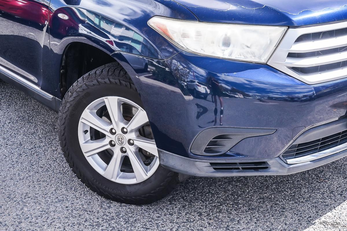 Toyota Kluger image 2