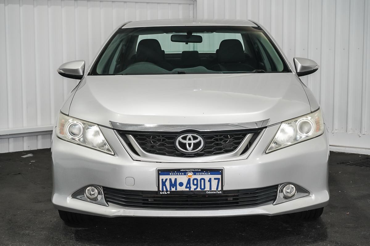 Toyota Aurion image 3