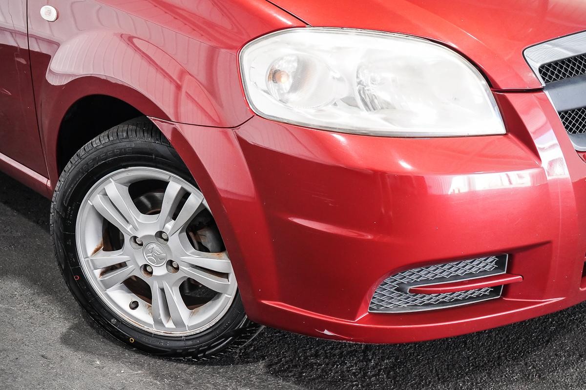 Holden Barina image 2