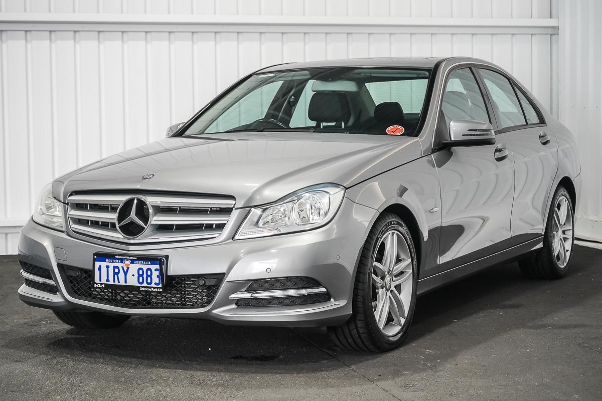 Mercedes Benz C-class image 4