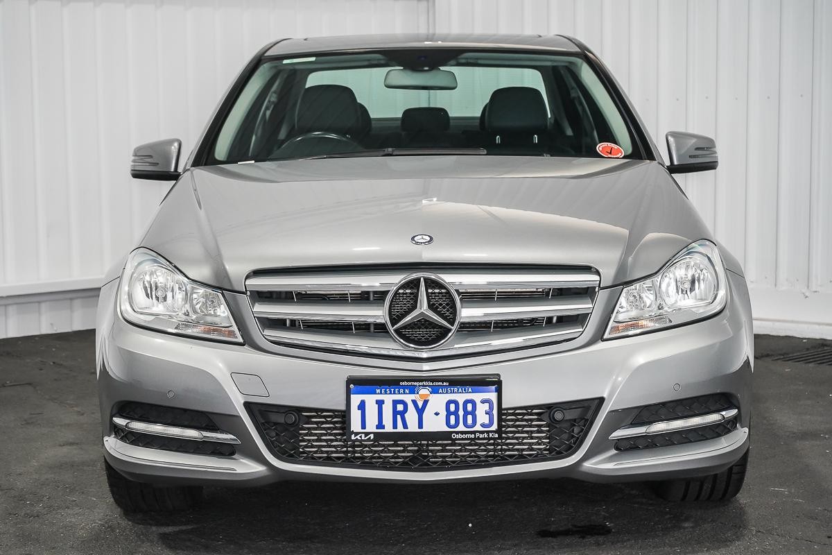 Mercedes Benz C-class image 3