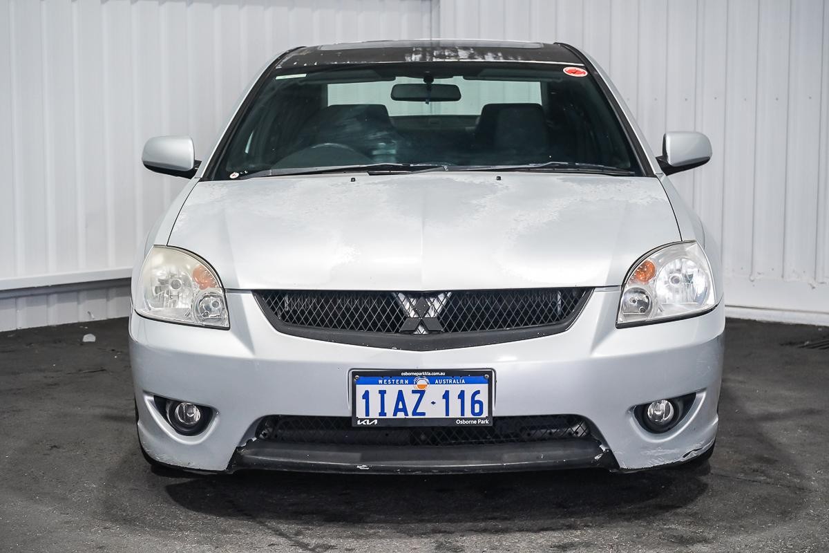 Mitsubishi 380 image 3