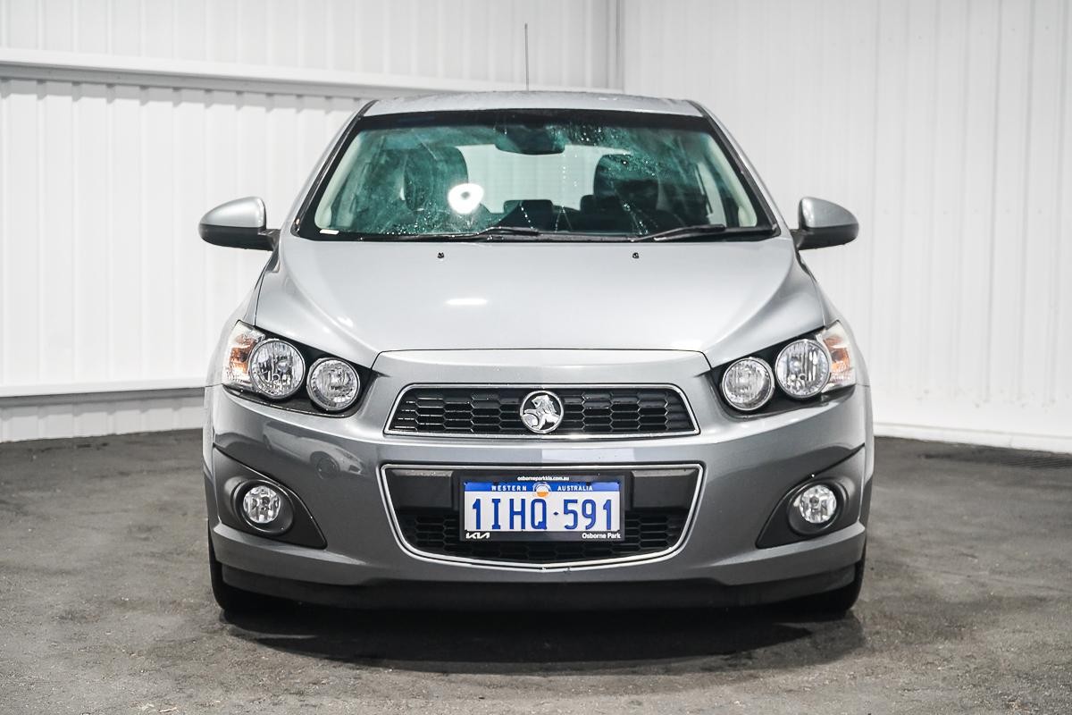 Holden Barina image 3