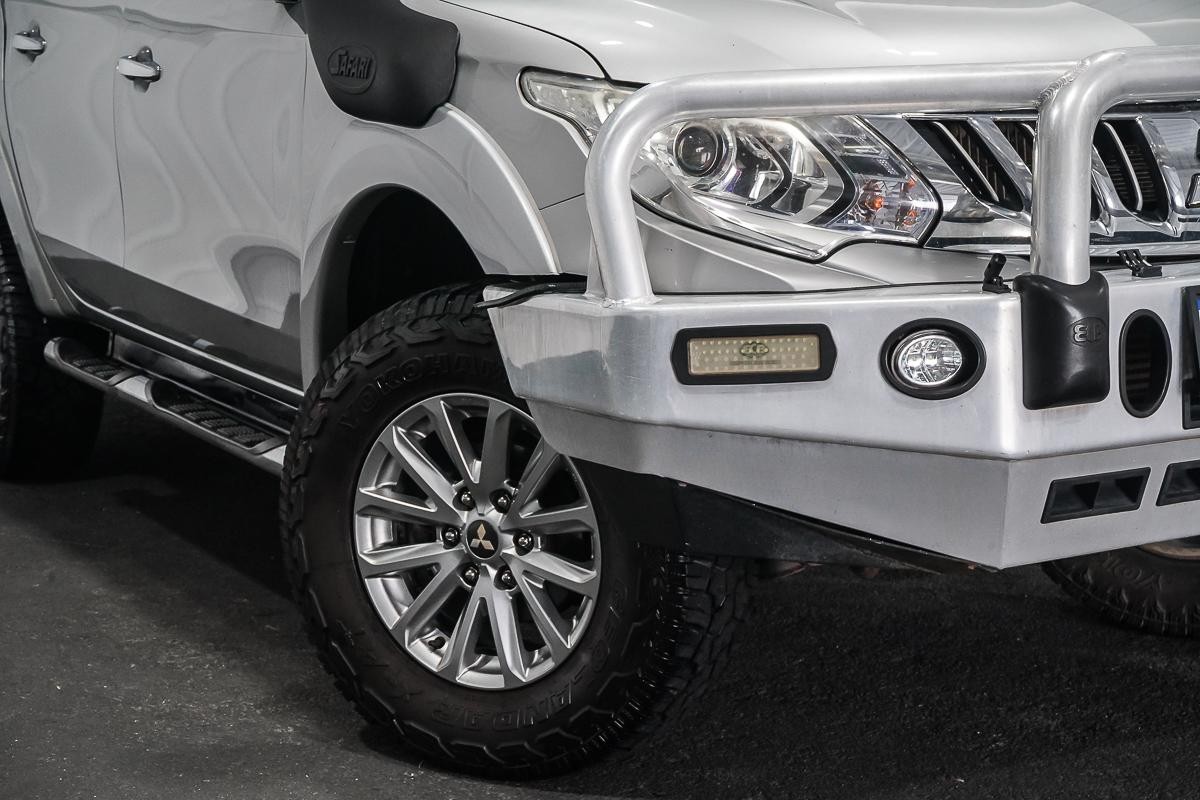 Mitsubishi Triton image 2