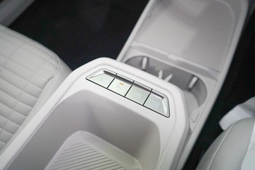 https://dvg-vehicle-assets.s3.amazonaws.com/1104399/31xowlbybz2lro4riis87uc1r.jpg