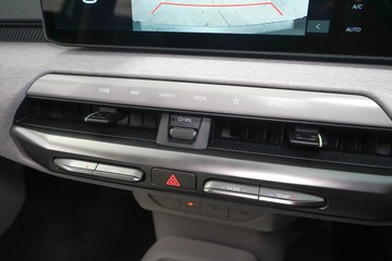 https://dvg-vehicle-assets.s3.amazonaws.com/1104399/32p9fye0jw05kcz6yzmgjw4y3.jpg