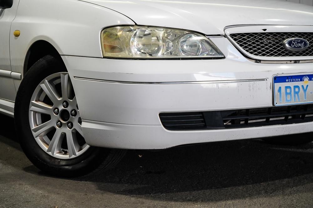 Ford Falcon image 2