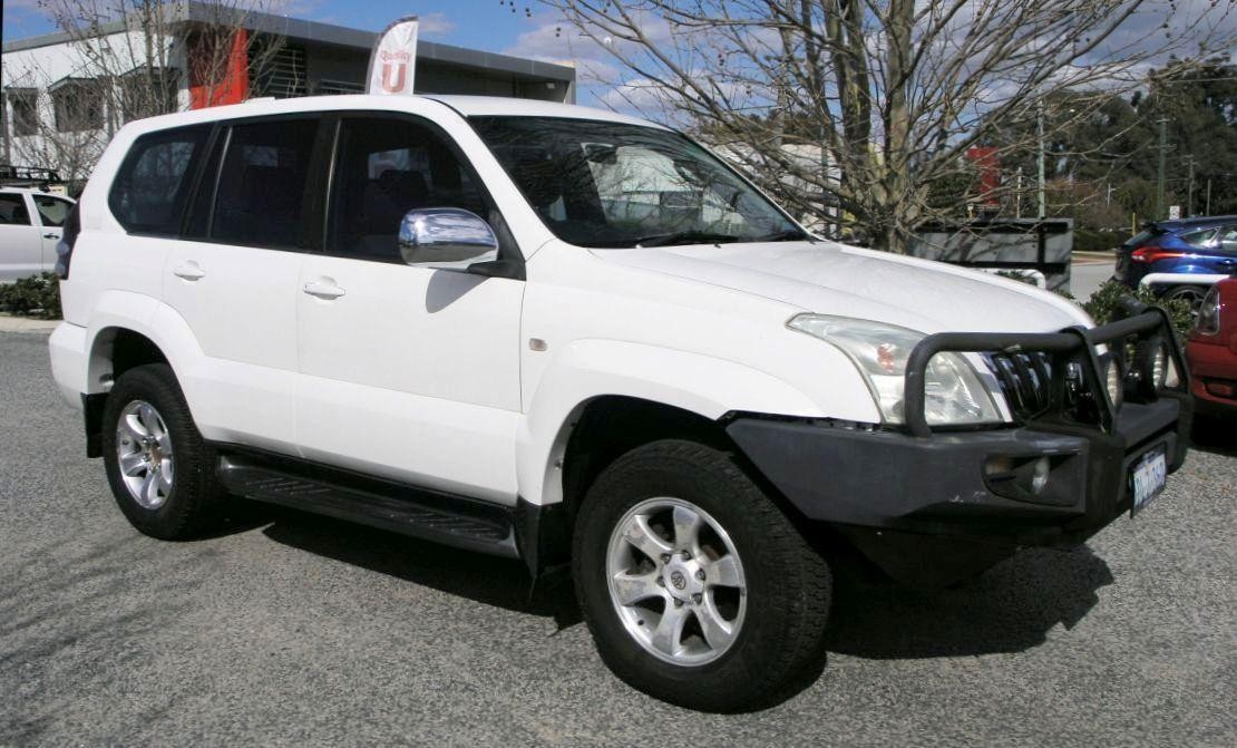 Toyota Landcruiser Prado image 2