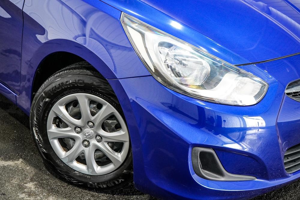 Hyundai Accent image 2