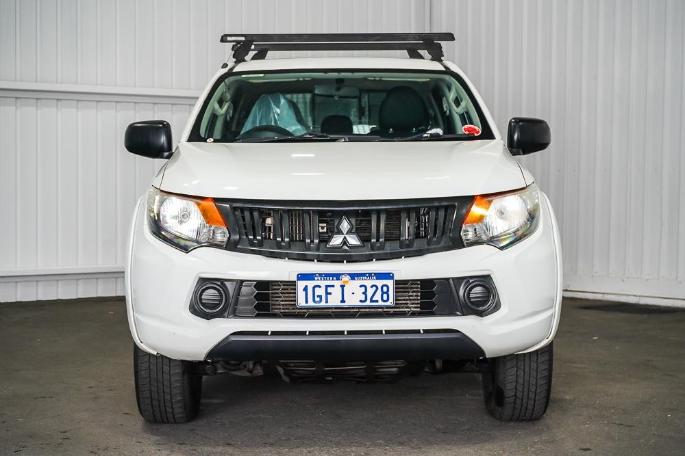 Mitsubishi Triton image 3