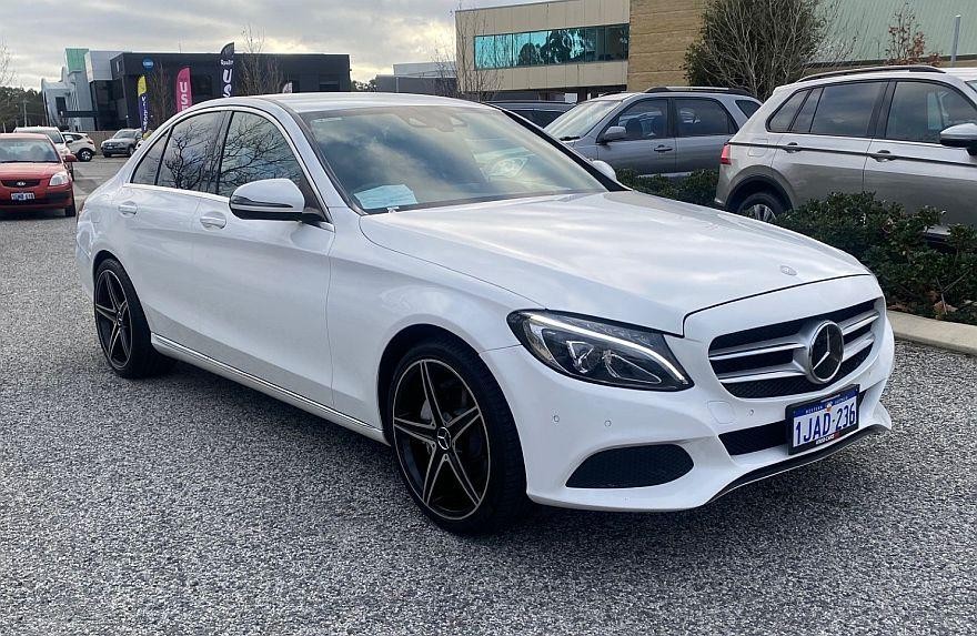 Mercedes Benz C-class image 4