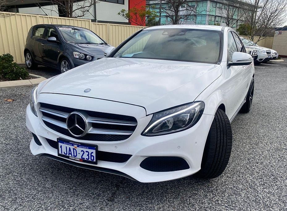 Mercedes Benz C-class image 2