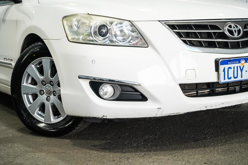 Toyota Aurion image 2