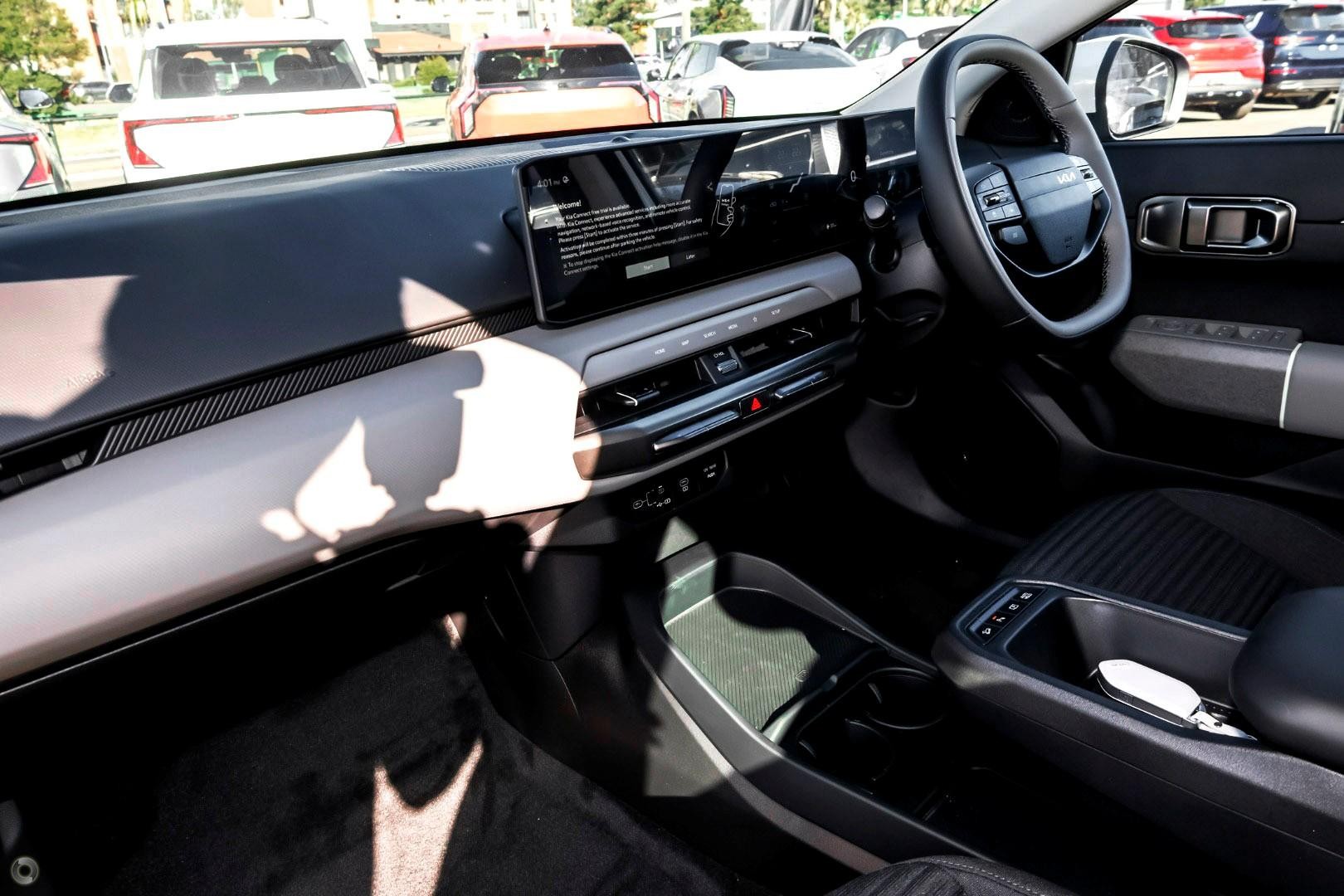 Kia Ev4 image 4
