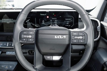 https://dvg-vehicle-assets.s3.amazonaws.com/1104549/s39l3vqmdyca4v33gz2eeemv1.jpg